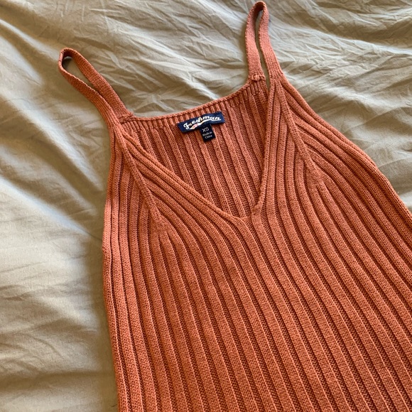 5/$25!!! Cute V Neck Tank - Picture 4 of 7